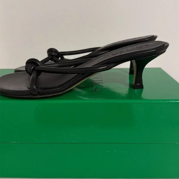 Bottega Veneta kitten heel black sandals - Picture 4 of 7